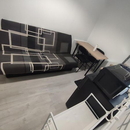 Petit F2 Meuble Independant Apartment Limay Exterior photo