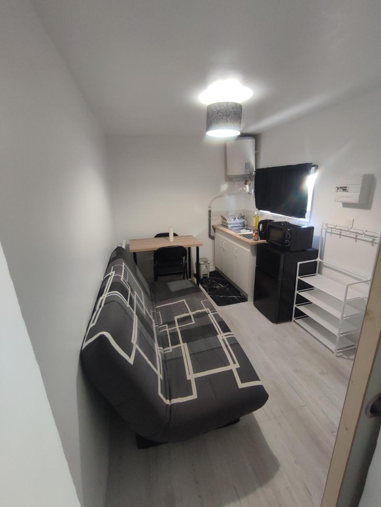 Petit F2 Meuble Independant Apartment Limay Exterior photo
